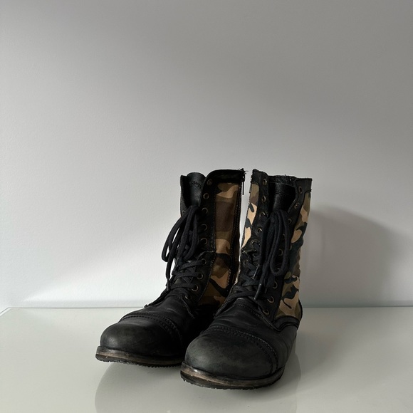 Steve Madden Camo Boot - Picture 6 of 8